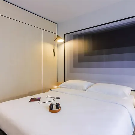 酒店 Ibis Center 3*