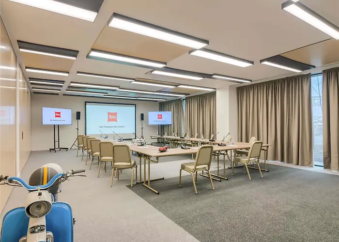 Ibis Center Hotel 3*